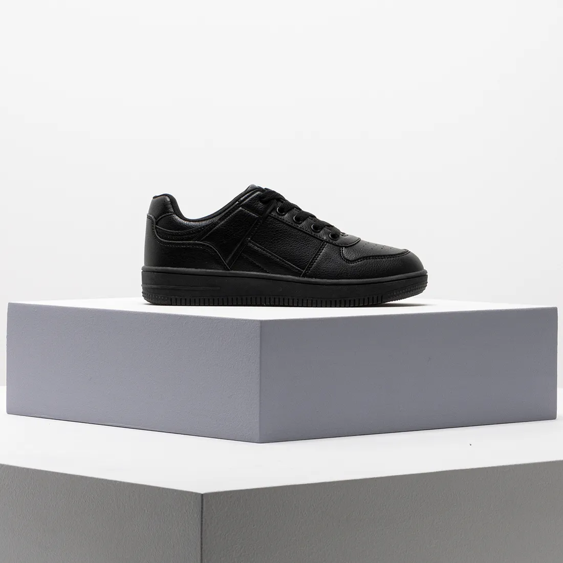 Monotone sneaker black - Boys 7-15 YEARS Shoes | Ackermans