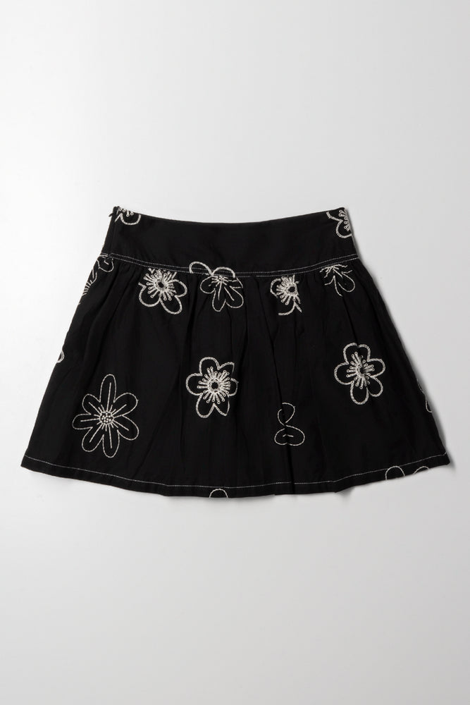 Embroidered Skort Black (3)