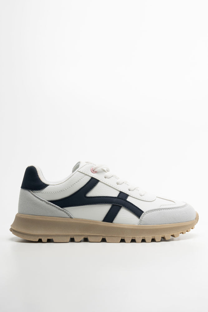 Trainer White (1)